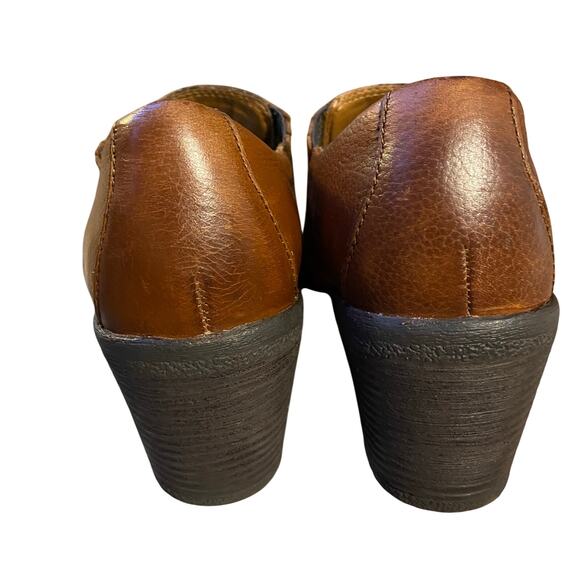 Bolo by Born Slip On Ankle Boot Sz 8 Brown Leather 2-7/8" heel Light Academic - Picture 6 of 10